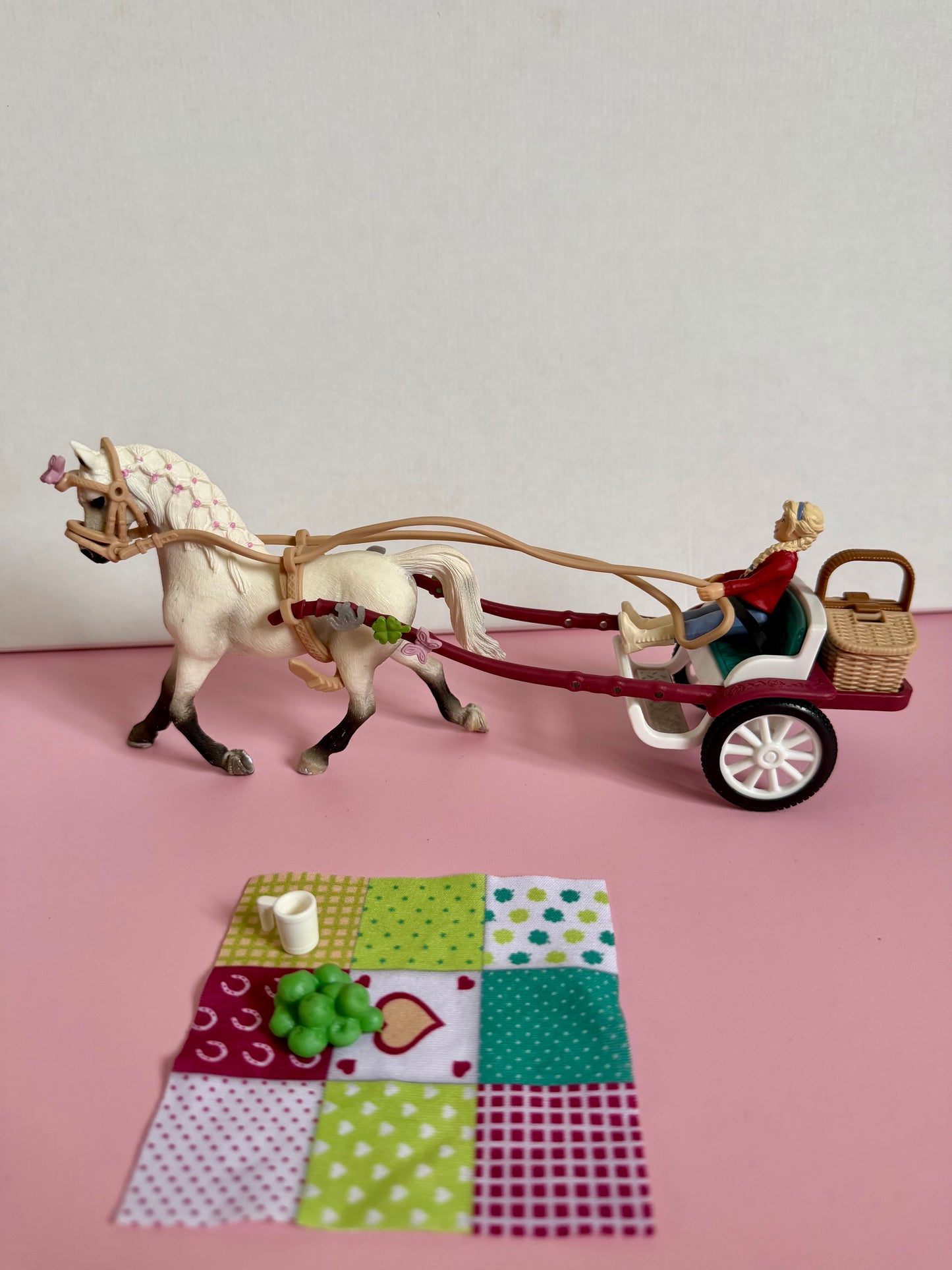 Re-Loved Rockstar: Arab Mare and Carriage Picnic Set