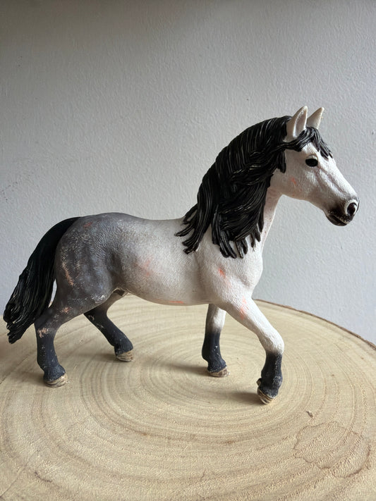 ✨Re-Loved Rockstar- Andalusian Stallion – Henri- Pre-Loved Schleich– £3 • Damaged ✨