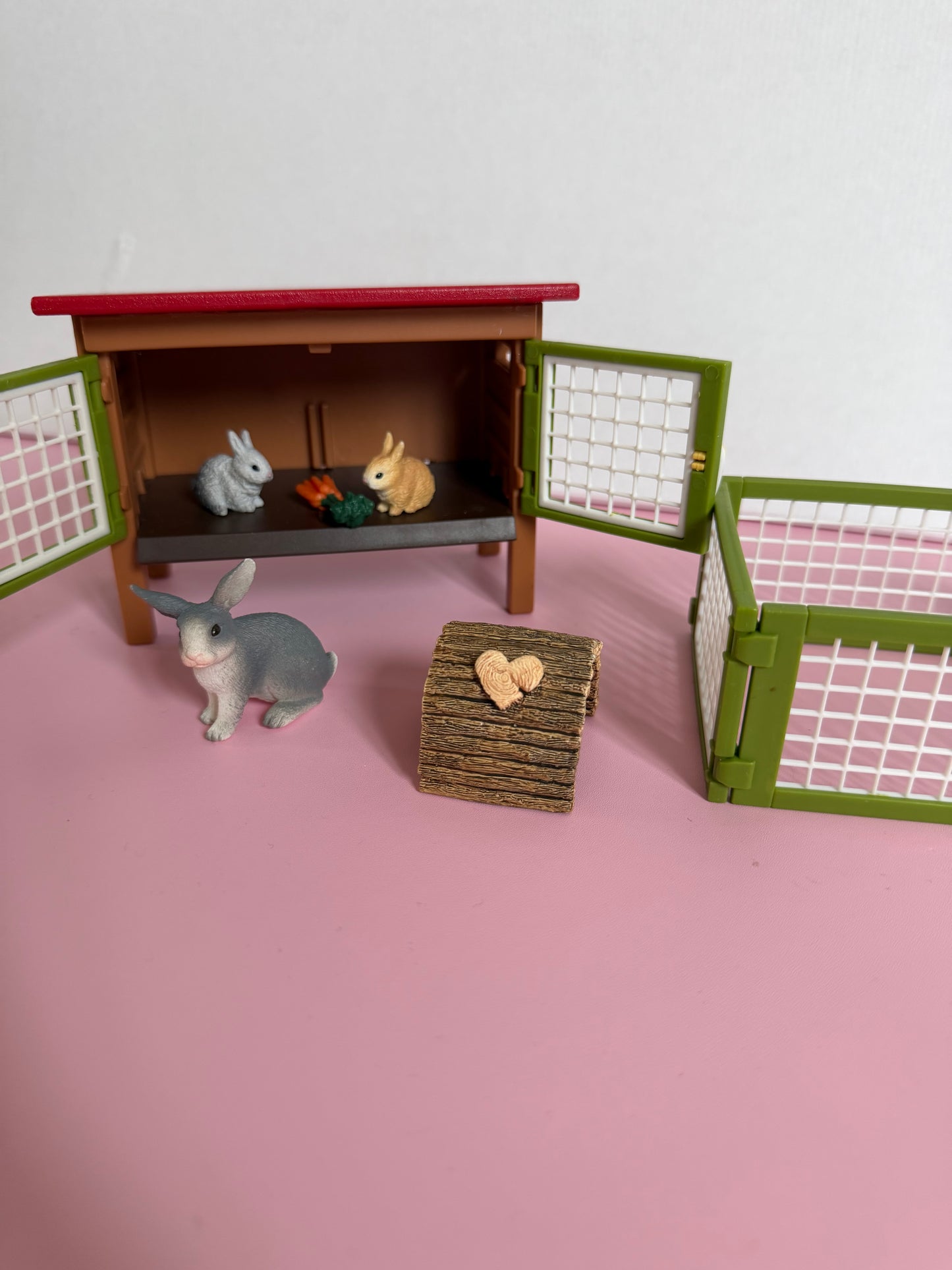 Schleich Rabbit Hutch and Bunnies