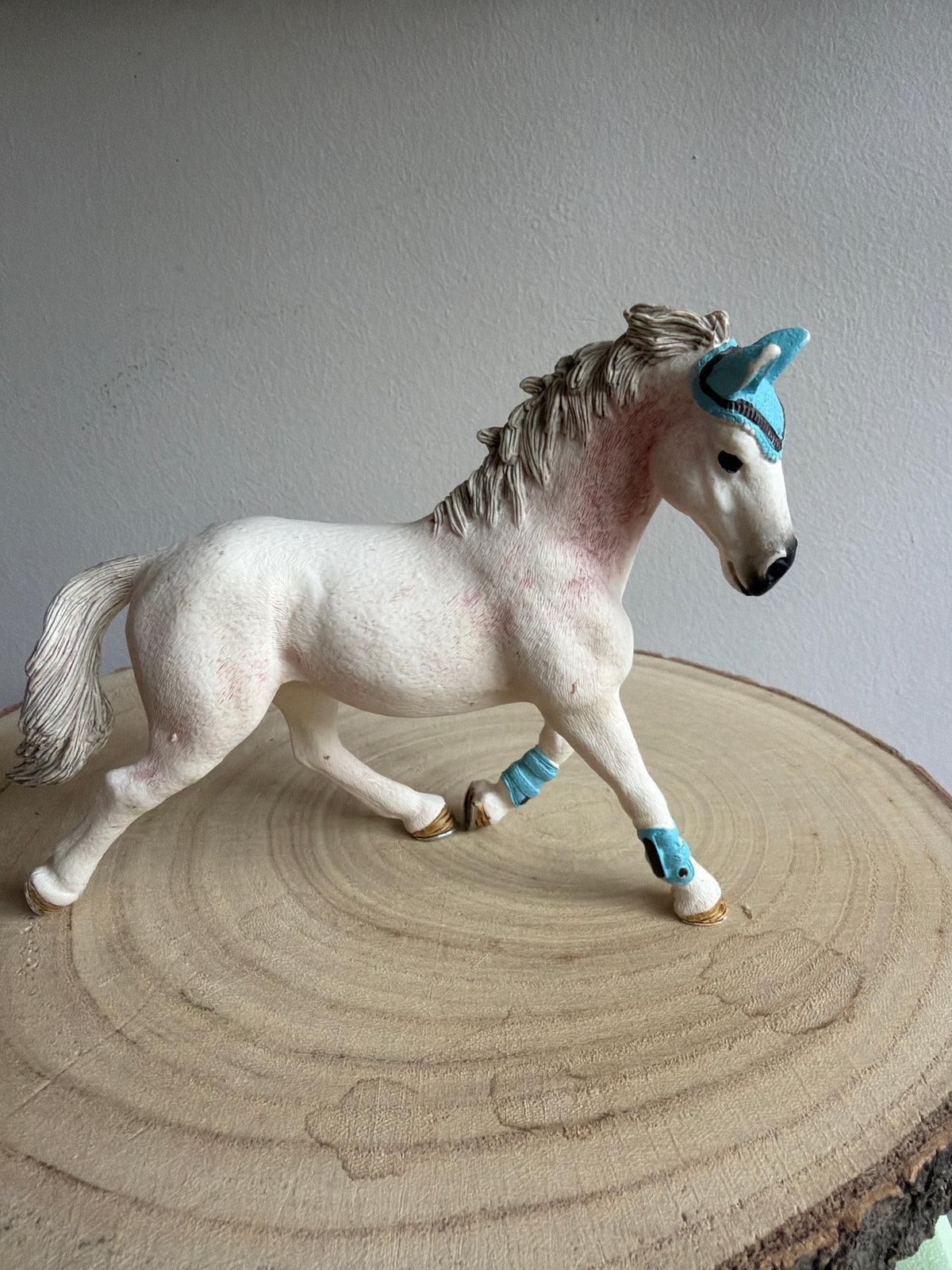 ✨Re-Loved Rockstar- Hanoverian Mare – Hattie- Pre-Loved Schleich– £3 • Damaged ✨