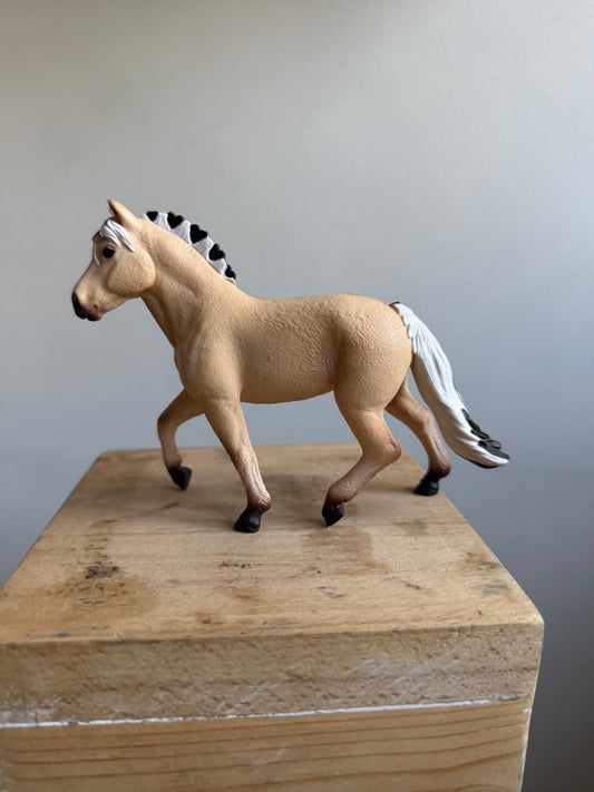 ✨Re-Loved Rockstar Norwegian Fjord Mare – Hannah